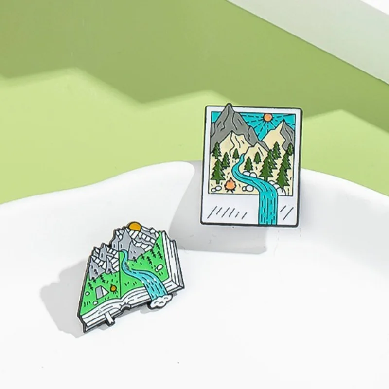 Adventure-Themed Enamel Pins:  - Outdoor Adventure Books 评论和价格