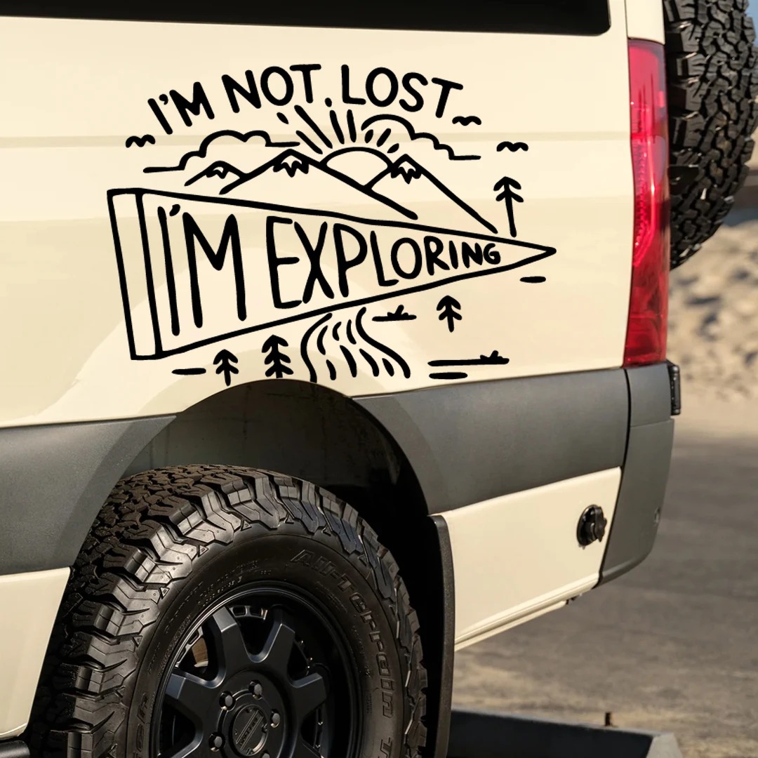 I m Not Lost I m Exploring Out - Outdoor Adventure Logo 评论和价格